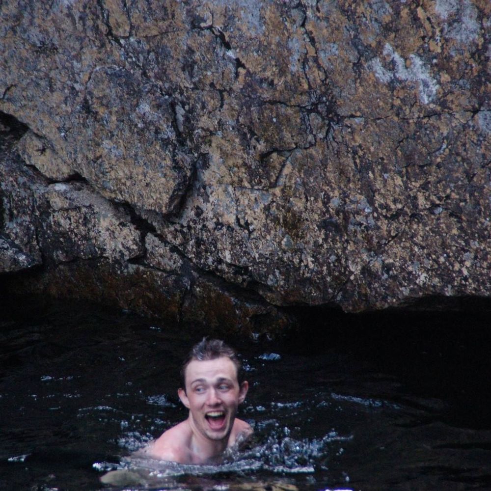 Meet your Posher, Max