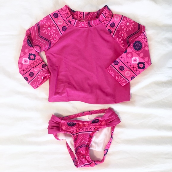 ☀️NWOT adorable swim rashguard and bottom - Picture 1 of 4