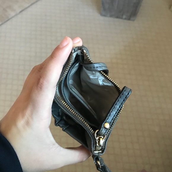 Michael Kors Pouch - Picture 5 of 5