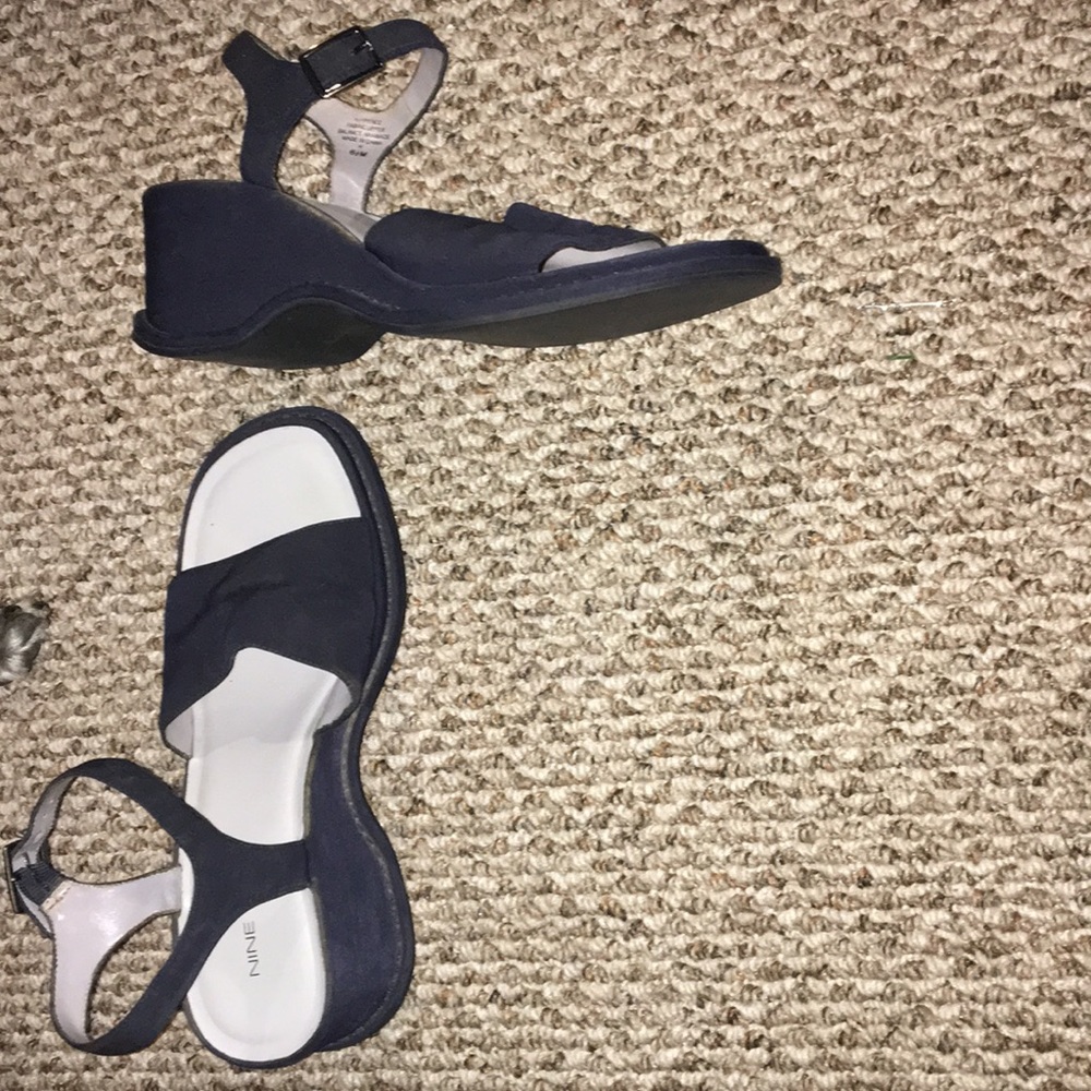 Navy blue strapped heals