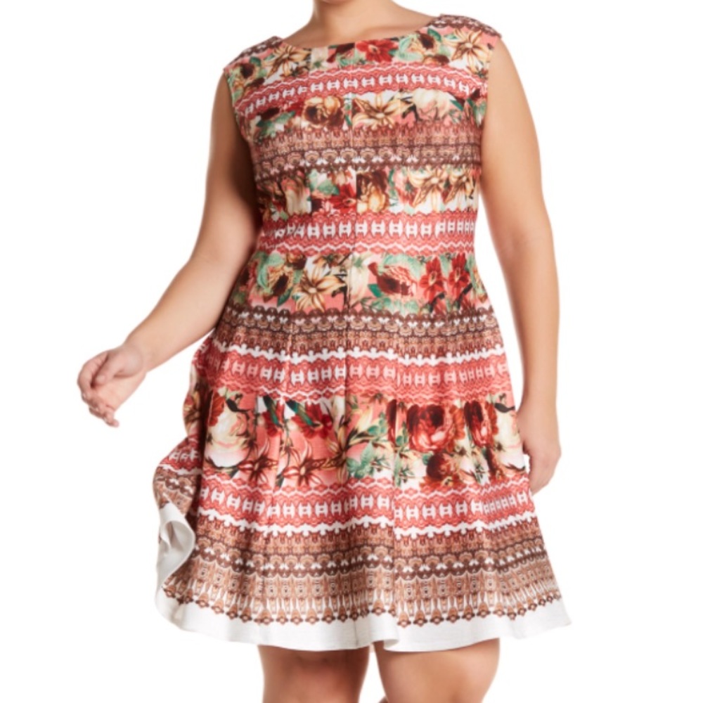 🆕 Gorgeous Plus fit and flare dress by Taylor 🎀