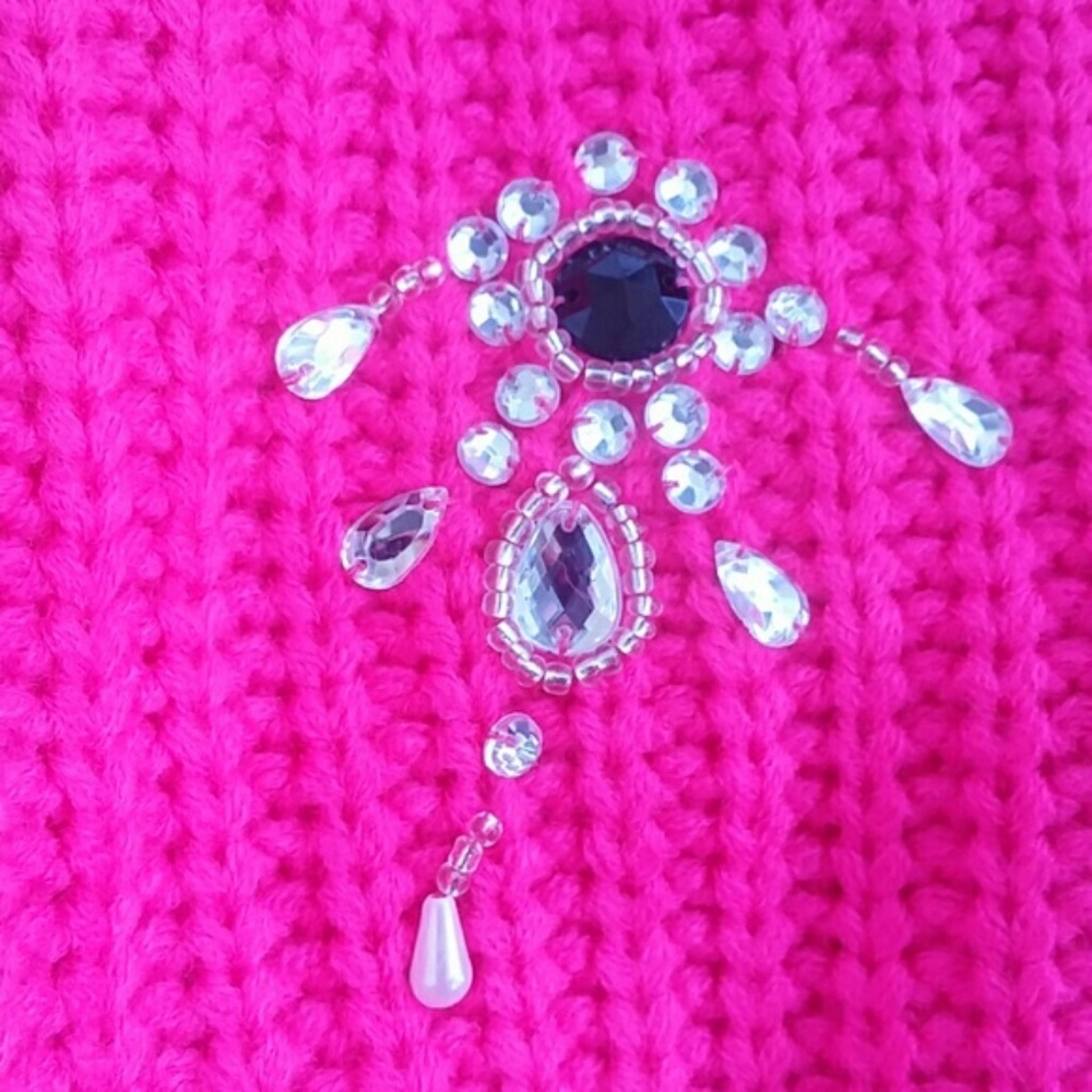 HOT PINK OVERSIZED SWEATER - Picture 2 of 3