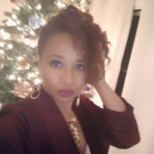 Meet your Posher, Aisha