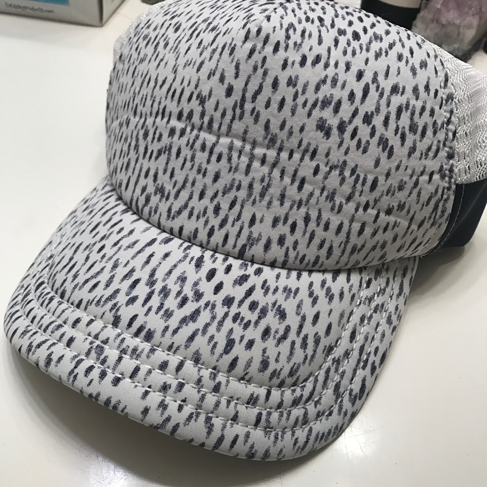 LULULEMON snap back hat