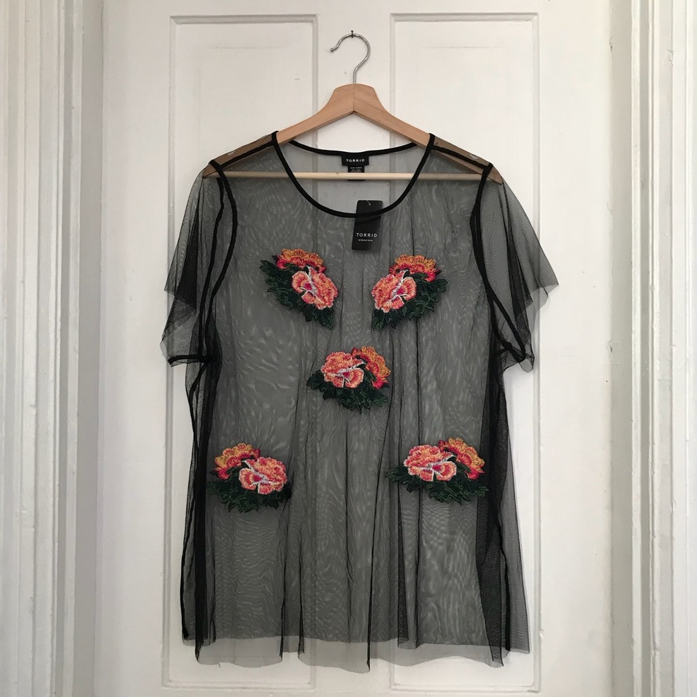 Floral Applique Mesh Tee
