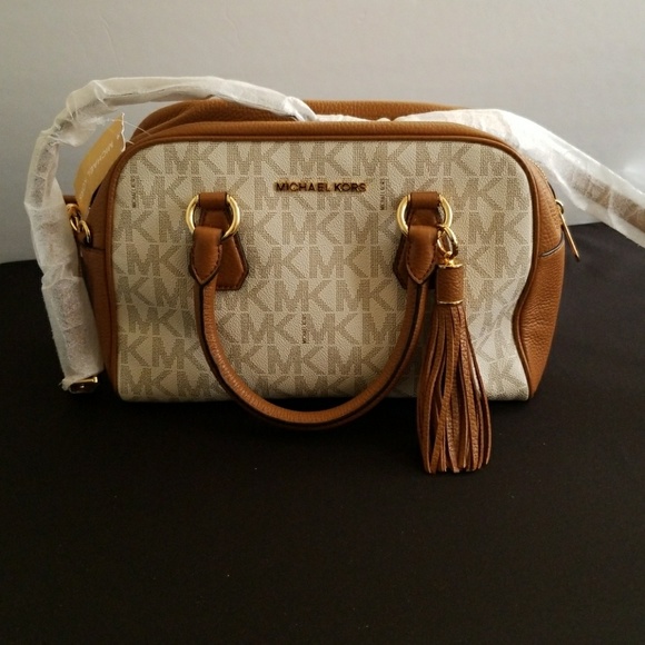 Michael Kors Women's Bedford Satchel - Picture 2 of 8