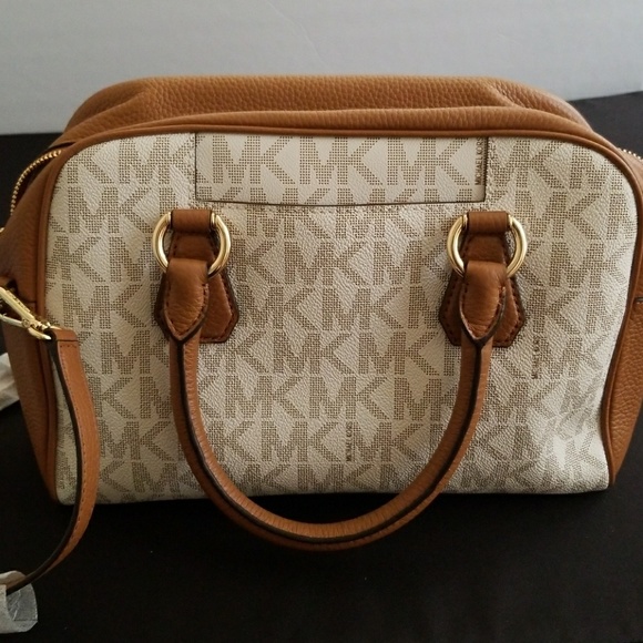 Michael Kors Women's Bedford Satchel - Picture 5 of 8