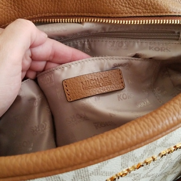 Michael Kors Women's Bedford Satchel - Picture 6 of 8