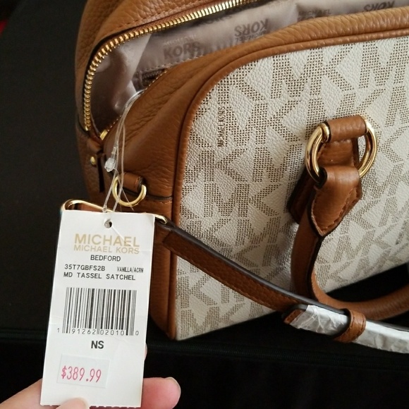 Michael Kors Women's Bedford Satchel - Picture 7 of 8