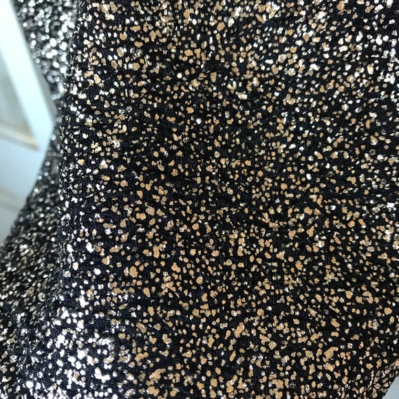 ✨Gorgeous Guess Top Worn Once✨ - Picture 2 of 4