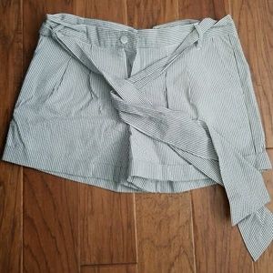 Lauren James Searsucker bow shorts