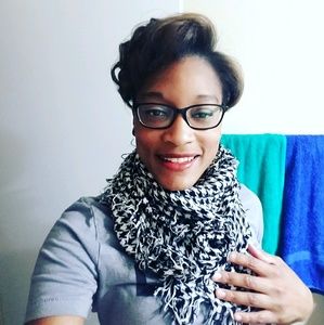 Meet your Posher, Dominique