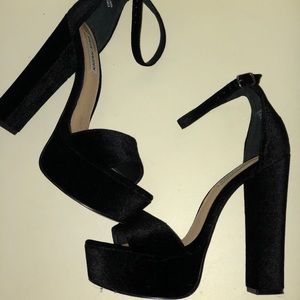 Steve Madden Gonzo Black Velvet Platform Heel