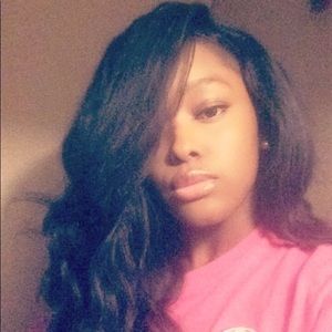 Meet your Posher, Alexia