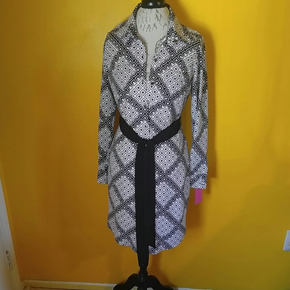 Vince Camuto Black and White button up Dress