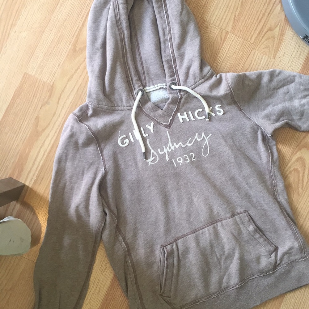 GILLY HICKS SWEATER
