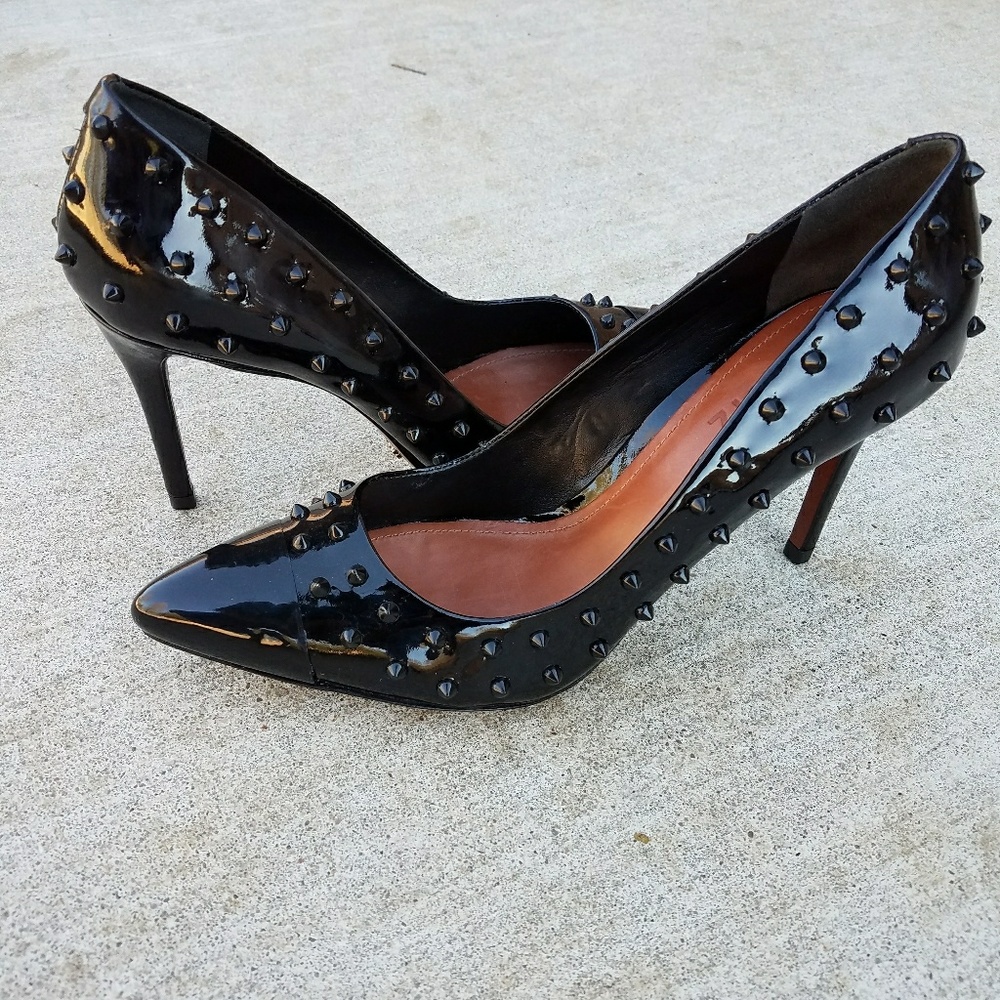 Schultz sexy pumps