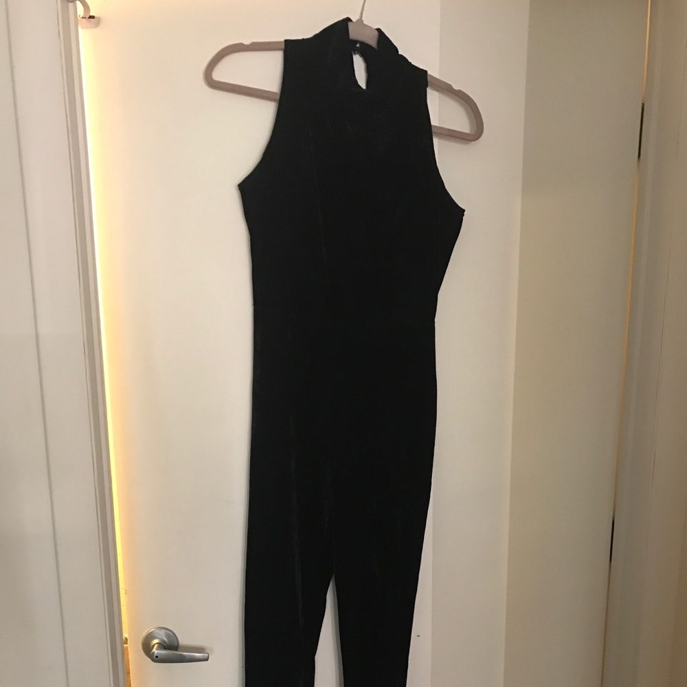 VELVET BLACK OPEN BACK JUMPSUIT