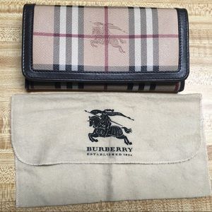 Burberry 100% authentic wallet with dust bag