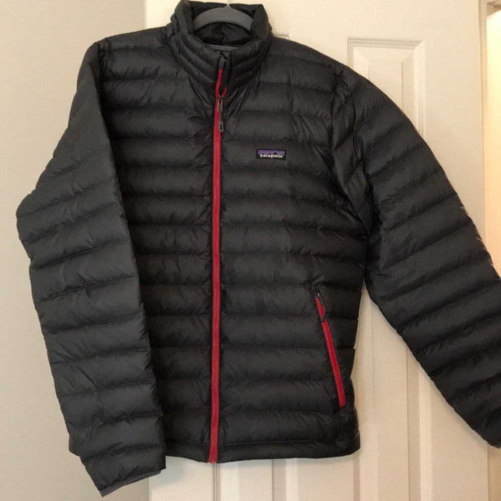 Dark gray Patagonia puffer jacket