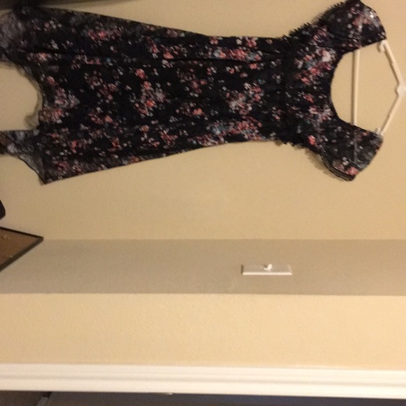 Black and flora print dress - Picture 3 of 3