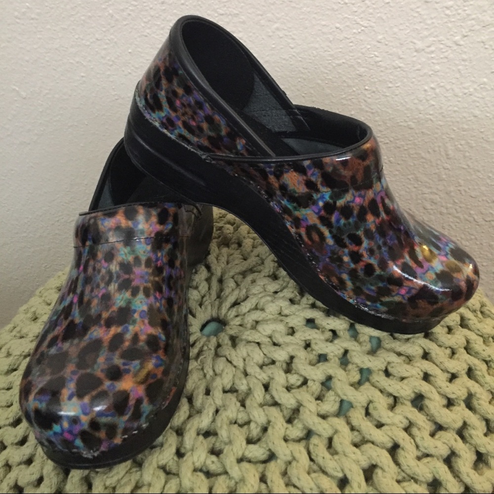 Dansko Clog Patent Leather Abstract Print 39/8.5-9