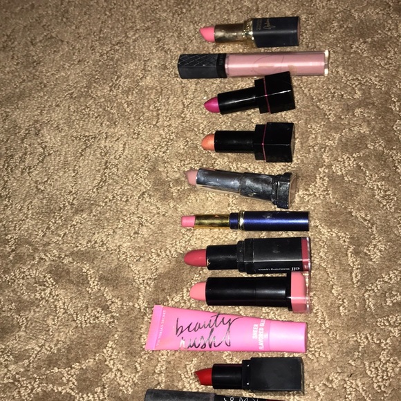 Mixed lipsticks bundle includes cover girl , vs - Picture 2 of 5