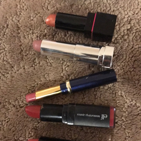 Mixed lipsticks bundle includes cover girl , vs - Picture 4 of 5