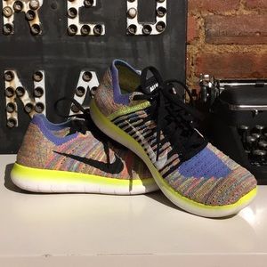 Nike Free RN Flyknit - Size 8