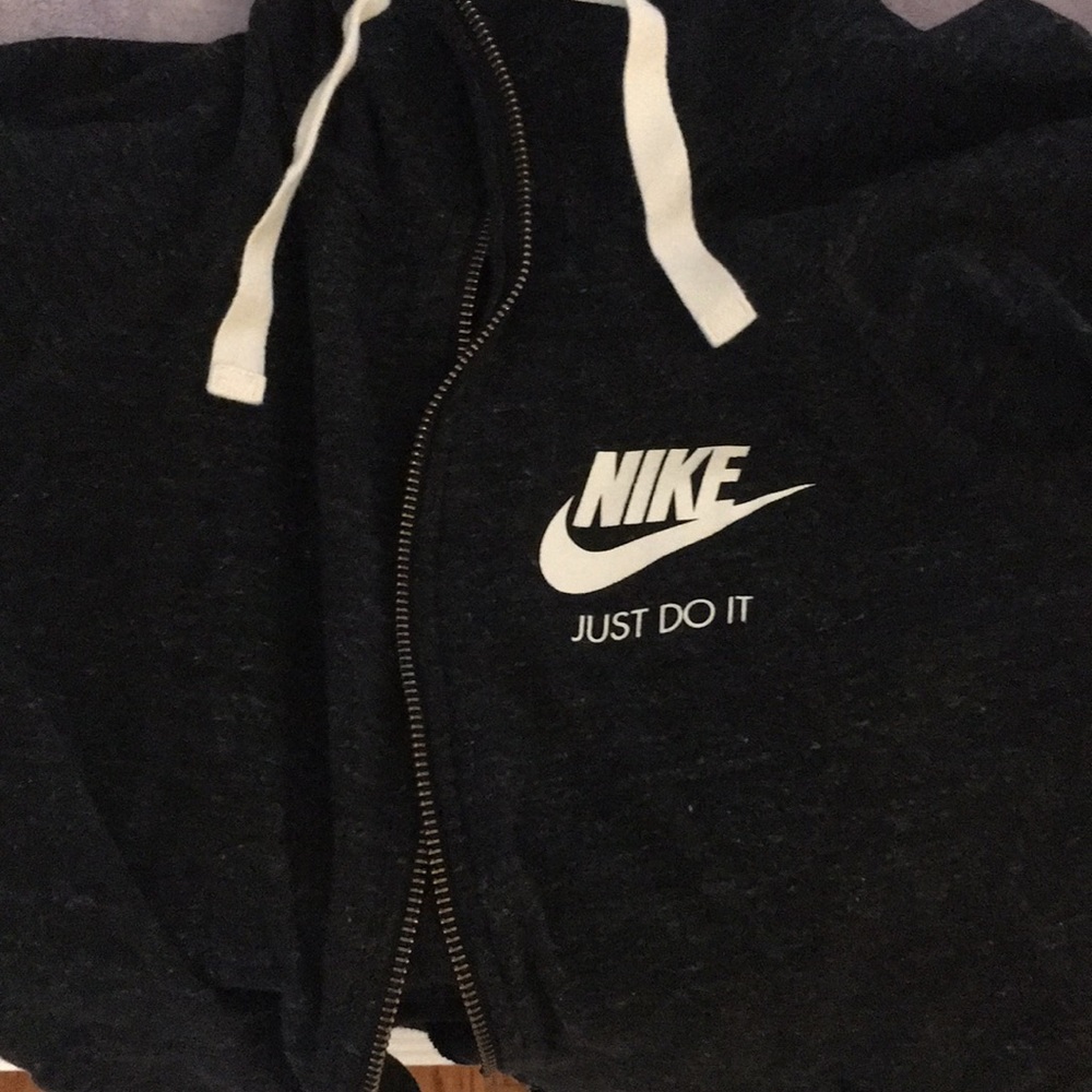 nike lightweight jacket