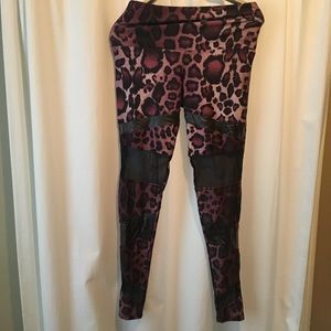 Onzie yoga leggings