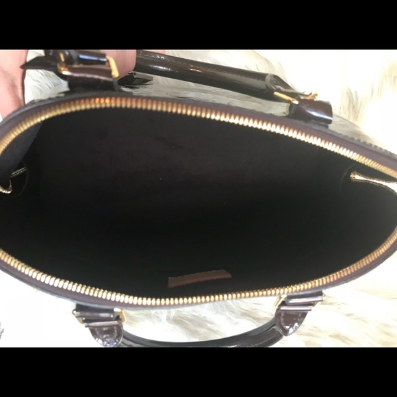 * SOLD* Louis Vuitton Vernis Alma MM 😍💜💅🏼👜 - Picture 7 of 8