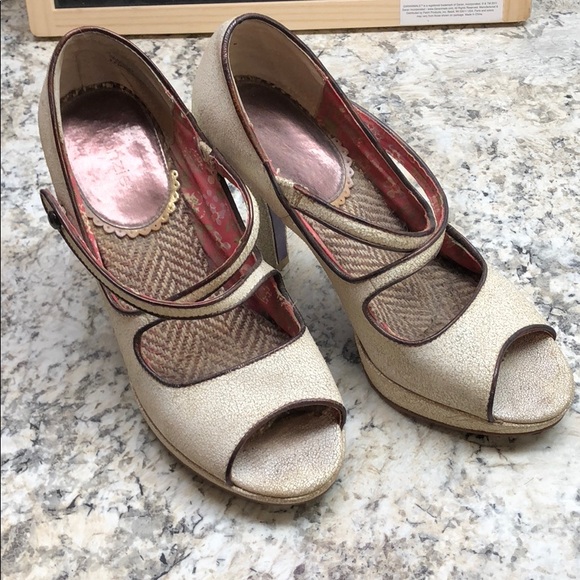 Kenzie Vintage Peeptoe Pump - Picture 1 of 4