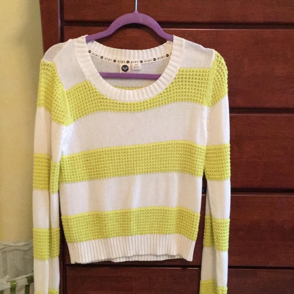 Roxy Sweater (NEW WITH TAGS!) Size Large