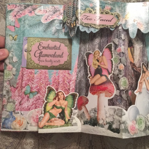 Too Faced Enchanted Glamourland - Picture 2 of 7