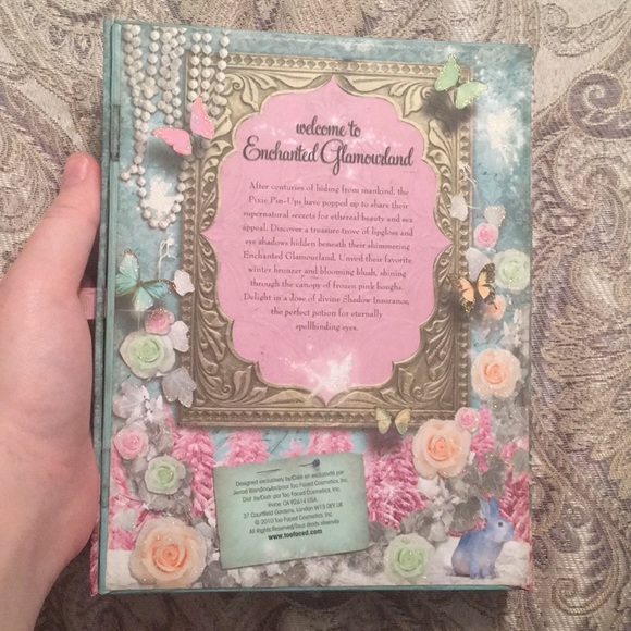 Too Faced Enchanted Glamourland - Picture 6 of 7
