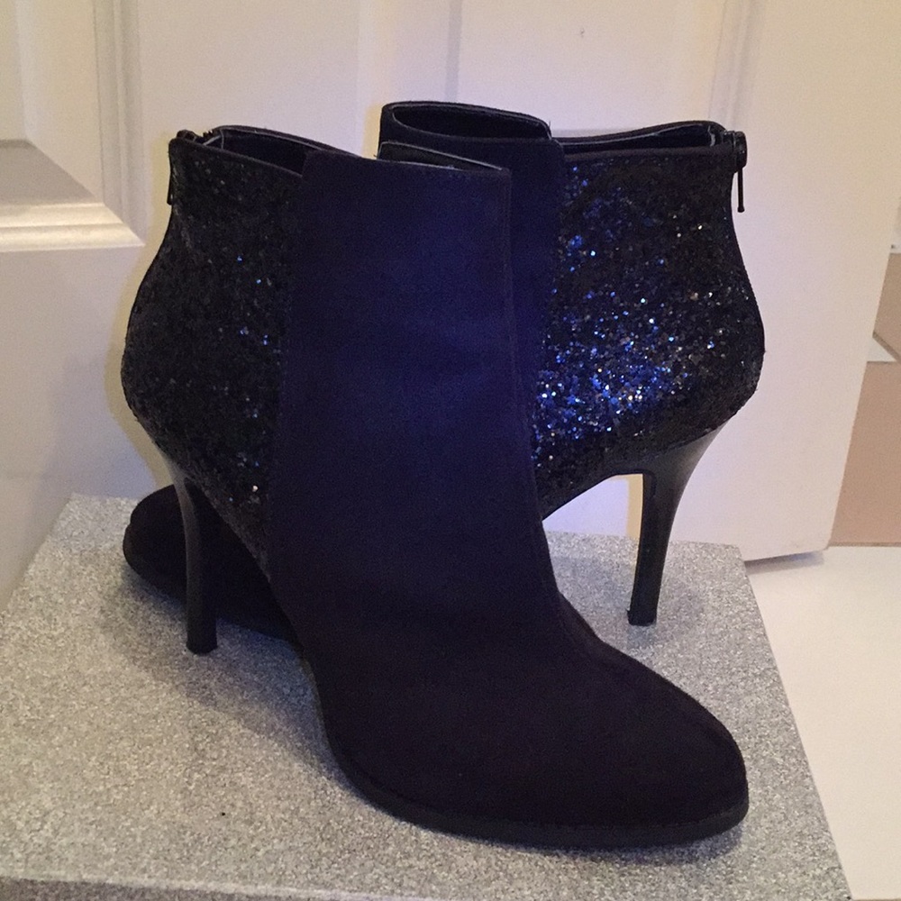 Sparkly heeled bootie