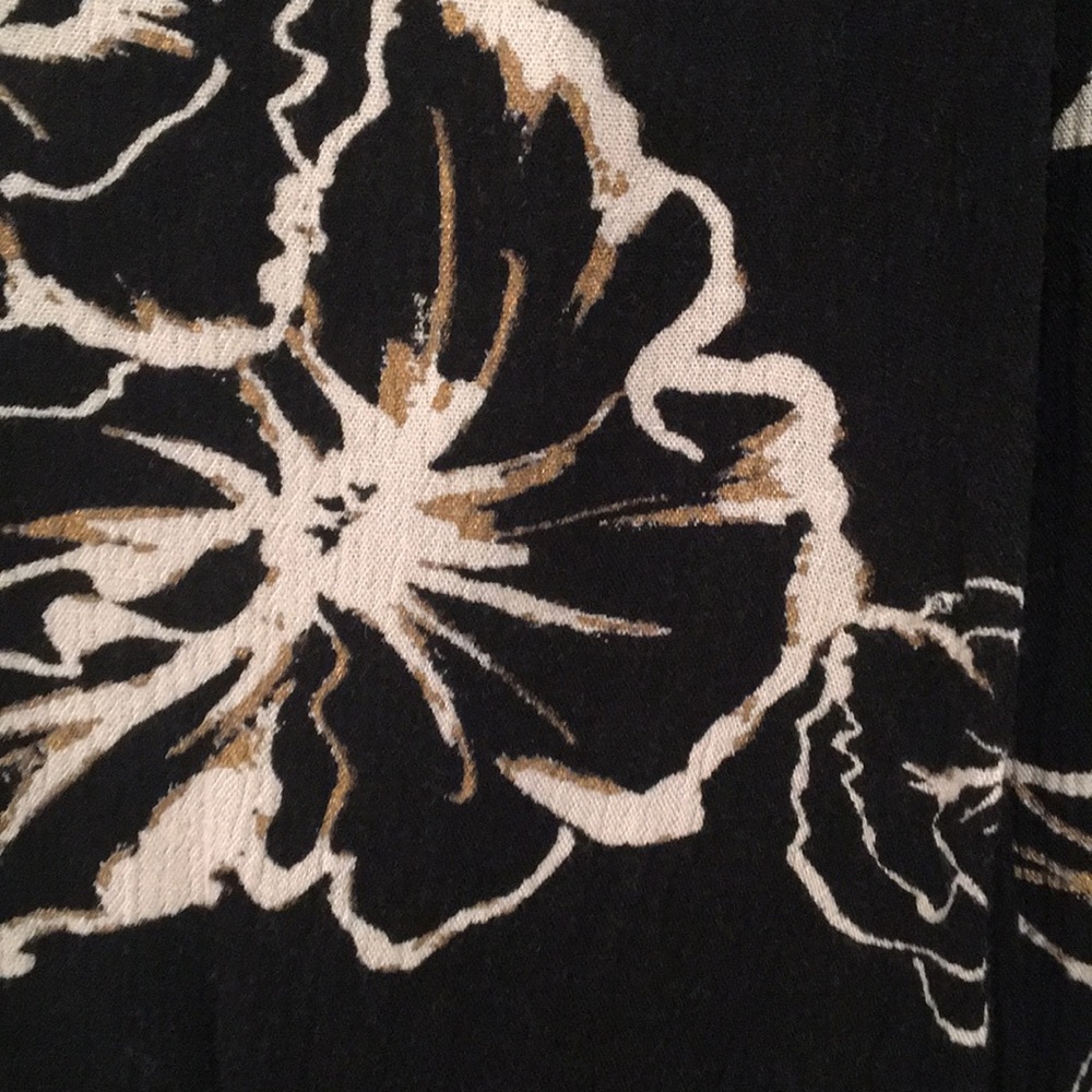 Free People black floral tunic 🖤 - Picture 6 of 7