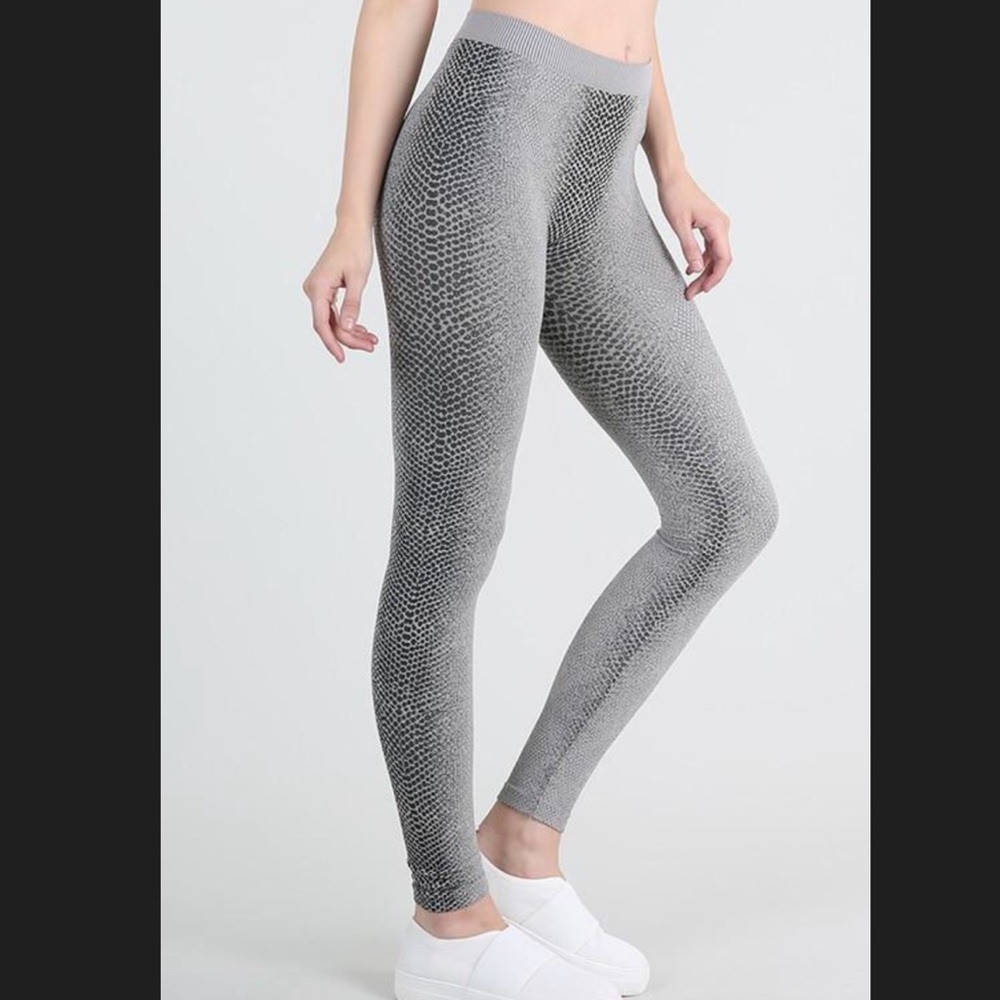 Snake Print Leggings Silver -One Size