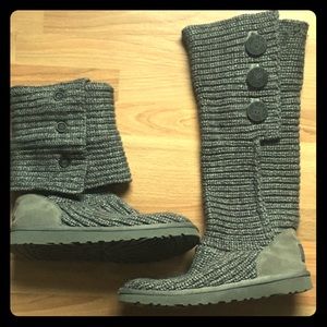 UGG Classic Cardy Size 7