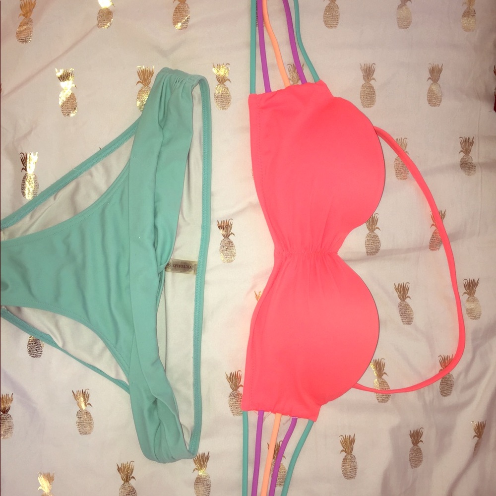 Cute 2-piece swim suit