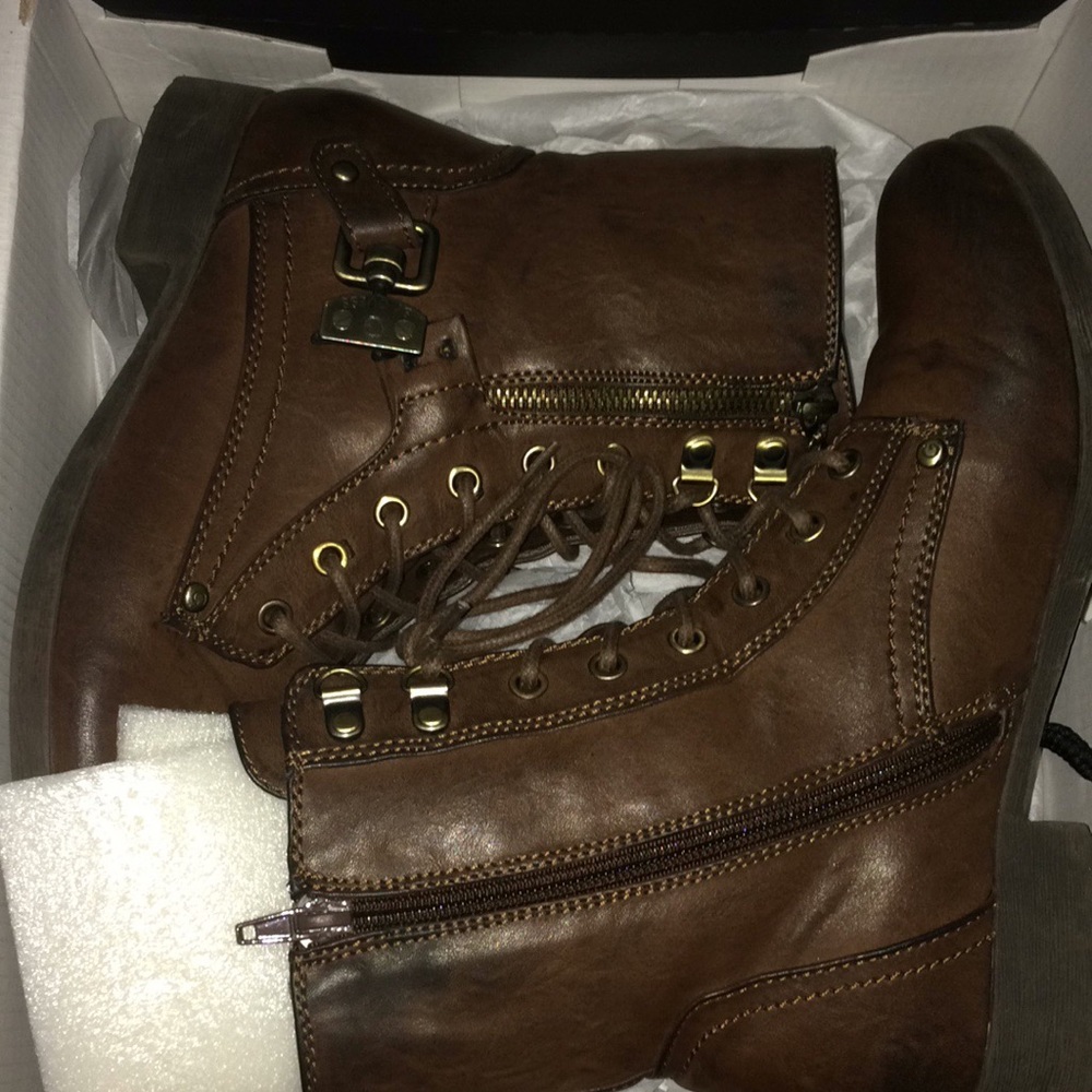 Guess boots