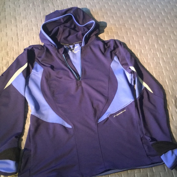 brooks running tops