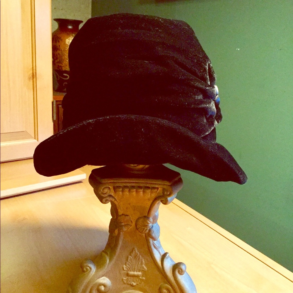 Vintage Looking Faux Velvet Hat