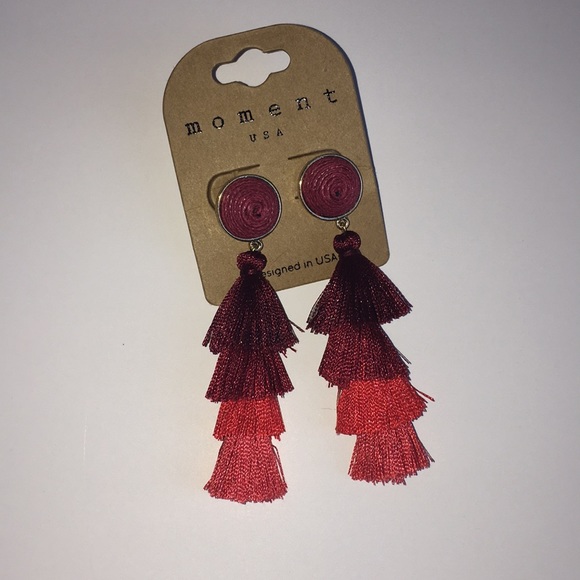 Moment Jewelry - Stud ombré tassel earrings