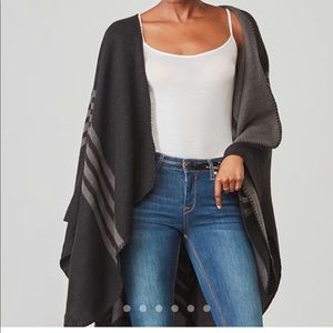 BB Dakota poncho in black