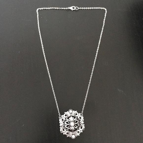 ❌sold out ❌Handmade Silver & Crystal Necklace - Picture 5 of 5