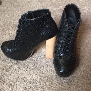 Black platform lace up bootie size 8