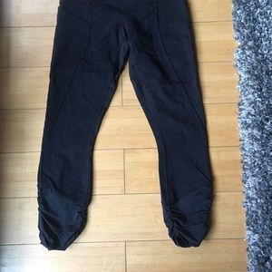 Lululemon Black crops