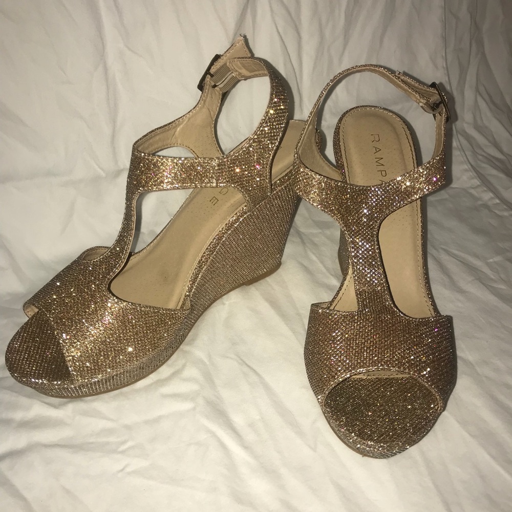 gold wedge